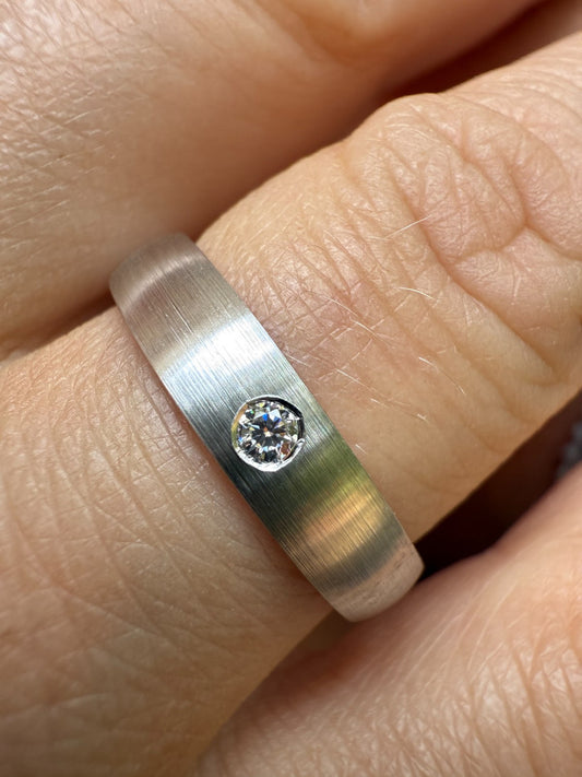 925 Silver Men's Ladies 4mm Wedding Band Ring Matte W. Solitaire Moissanite Imported from eBay HarlemBling