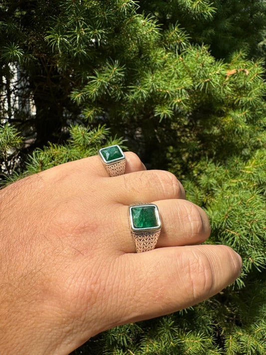 HarlemBling NYC Natural Green Eye Ring - 925 Silver Oxidized - Genuine Green Emerald Stone