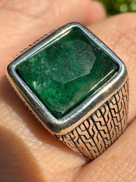 HarlemBling NYC Natural Green Eye Ring - 925 Silver Oxidized - Genuine Green Emerald Stone