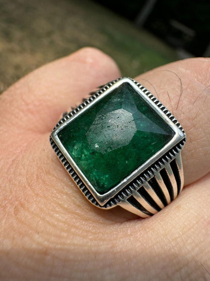 HarlemBling Royalty Ring - 925 Silver - Genuine Green Emerald Stone