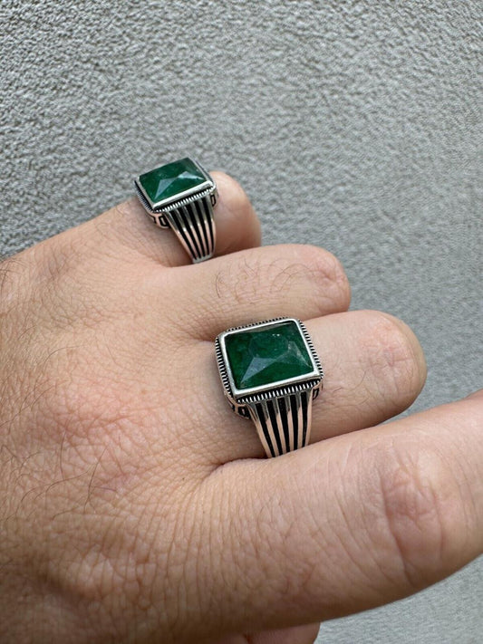 HarlemBling Royalty Ring - 925 Silver - Genuine Green Emerald Stone