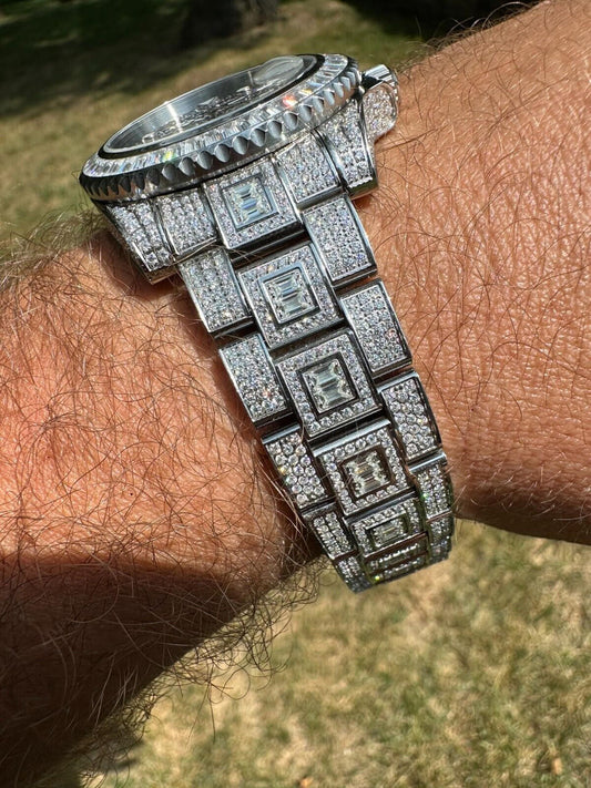 Hip Hop SUMMER 2023 WAVE EDITION Real Baguette MOISSANITE Mens NO ID Presidential Watch Iced 44mm Hip Hop